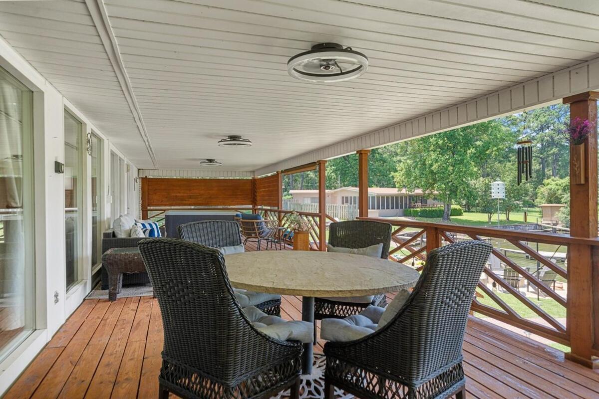 Steps To The Lake, Game Room & More! Sleeps 9 Lake Hamilton Екстер'єр фото